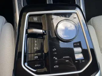 BMW 740d xDrive Limousine 360  STANDHZ HEAD-UP PANO