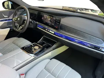 BMW 740d xDrive Limousine 360  STANDHZ HEAD-UP PANO