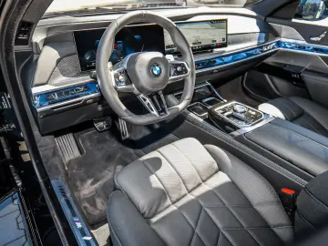 BMW 740d xDrive M Sport HUD PANO ACC 360 KAM RFK TV