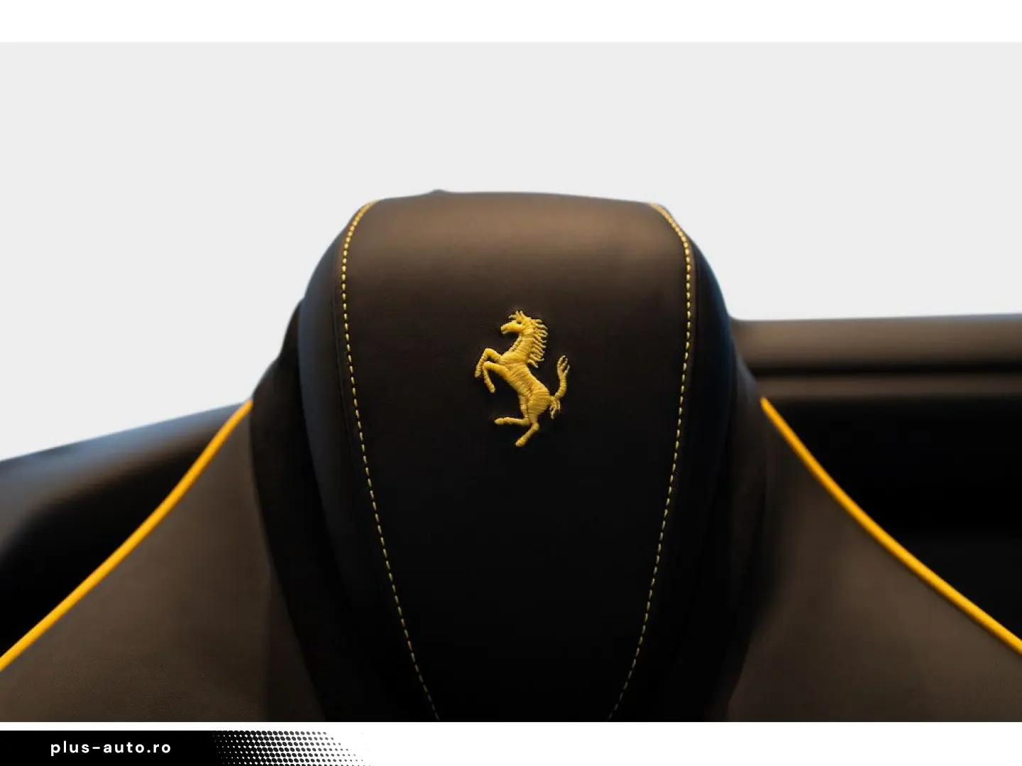 FERRARI Roma Spider PDC SHZ LEDER KAMERA NAVI ACC 360
