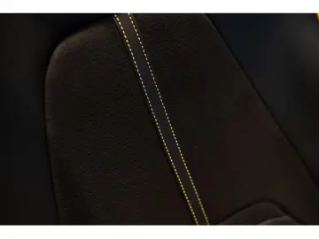 FERRARI Roma Spider PDC SHZ LEDER KAMERA NAVI ACC 360