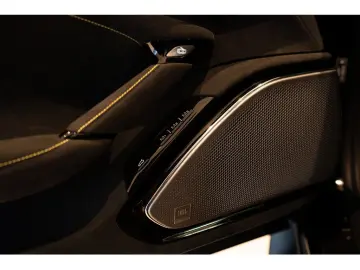 FERRARI Roma Spider PDC SHZ LEDER KAMERA NAVI ACC 360