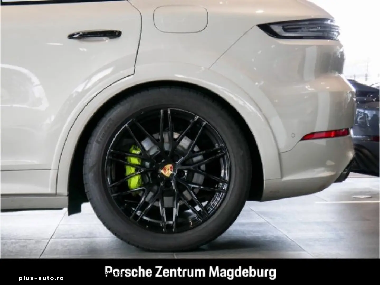 PORSCHE Cayenne E-Hybrid BOSE PANO INNO