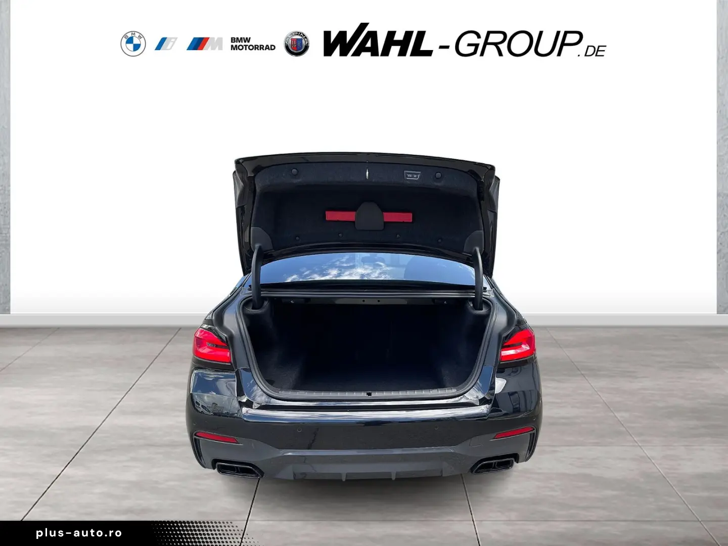 BMW M550i xDrive LASER AHK GLASDACH HEAD-UP ALU 20