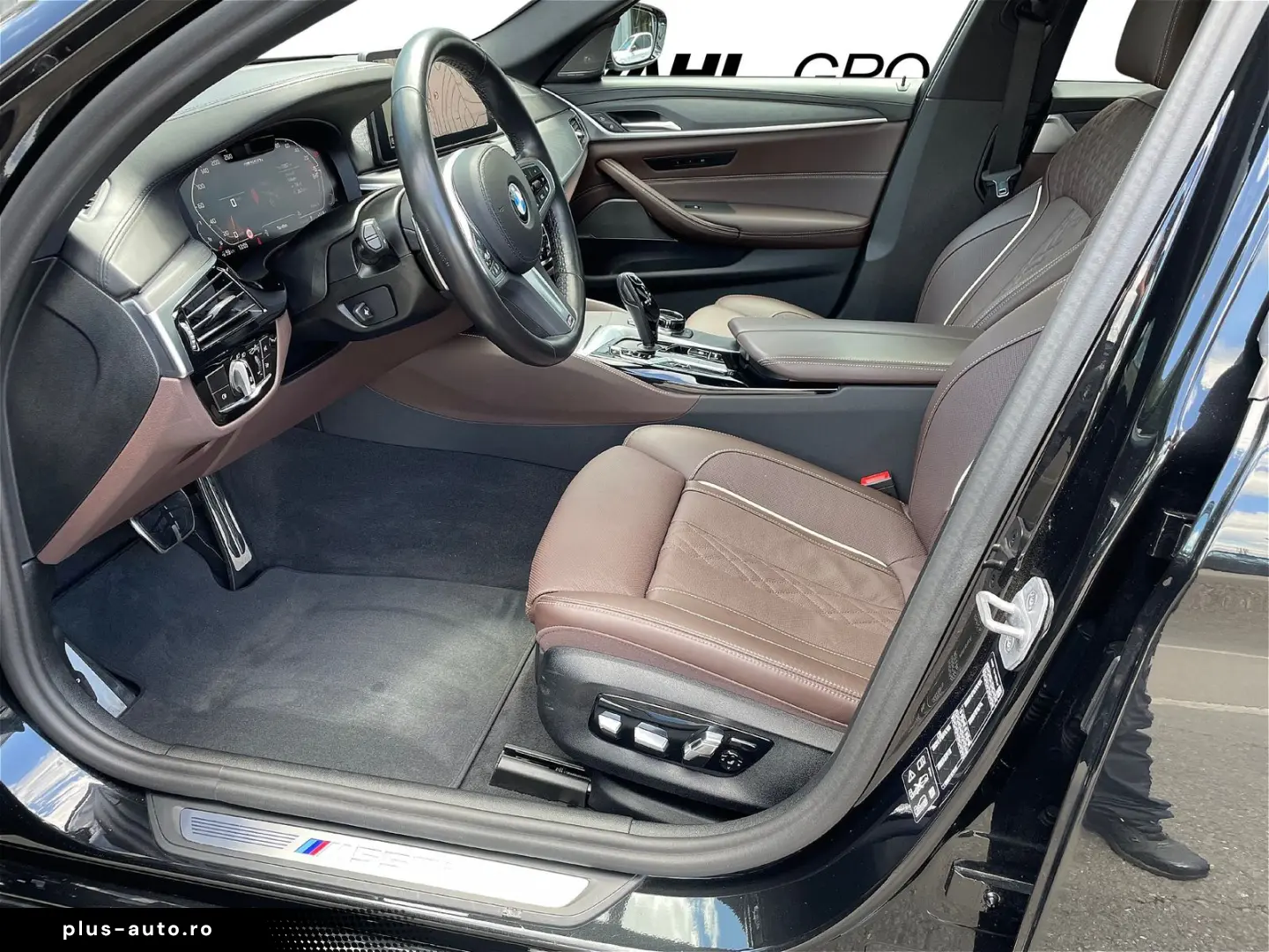 BMW M550i xDrive LASER AHK GLASDACH HEAD-UP ALU 20