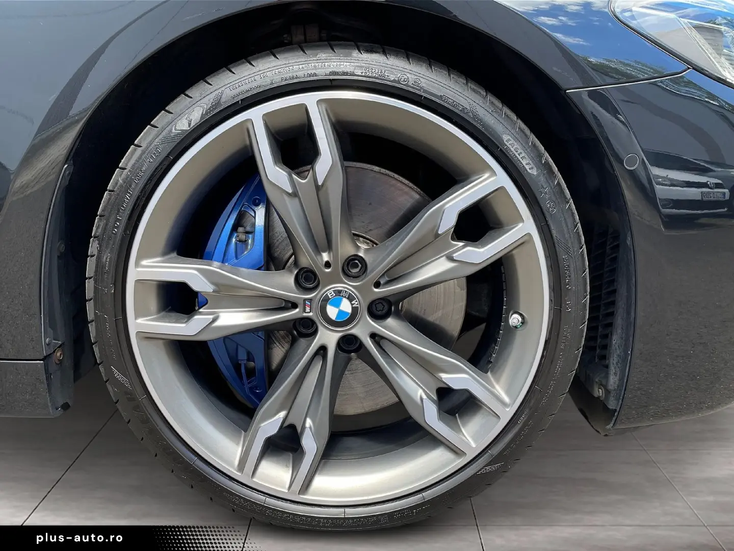 BMW M550i xDrive LASER AHK GLASDACH HEAD-UP ALU 20