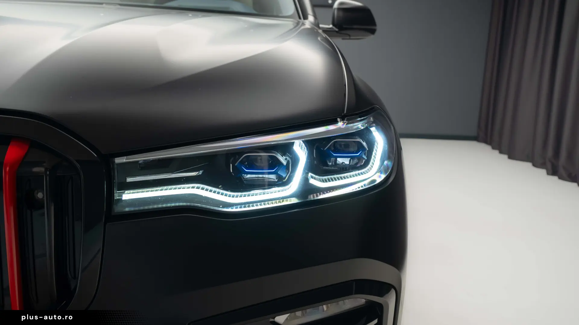 BMW X7 M50i - Individual Bowers & Wilkins