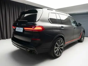 BMW X7 M50i - Individual Bowers & Wilkins