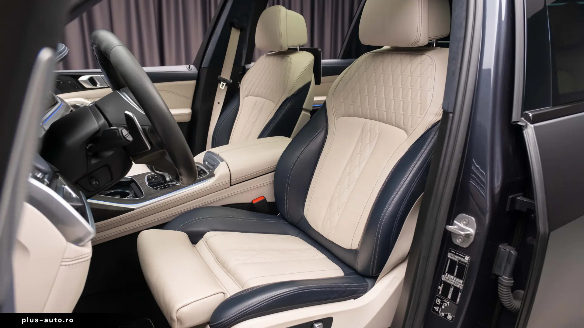 BMW X7 M50i - Individual Bowers & Wilkins