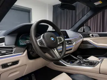 BMW X7 M50i - Individual Bowers & Wilkins
