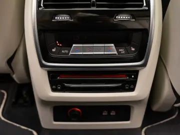 BMW X7 M50i - Individual Bowers & Wilkins