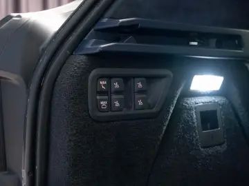 BMW X7 M50i - Individual Bowers & Wilkins
