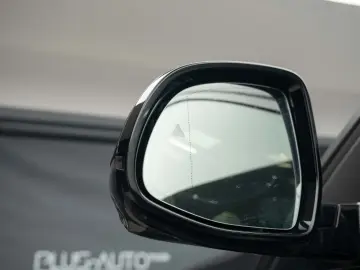 BMW X7 M50i - Individual Bowers & Wilkins