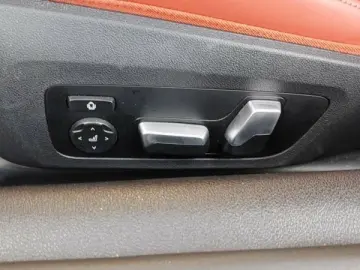 BMW M8 Competition Coupé xDr. ACC Park  Navi TV HuD