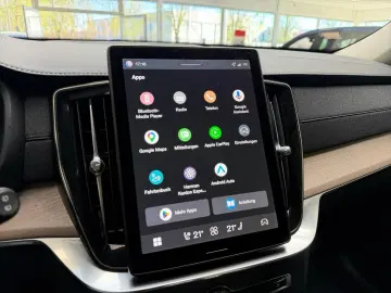 VOLVO XC90 T8 AWD Ultra Dark Recharge PANO 7.SITZE