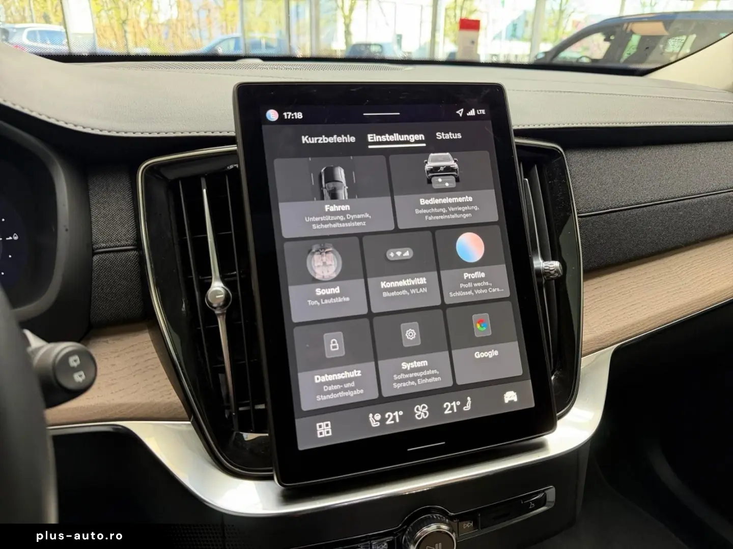 VOLVO XC90 T8 AWD Ultra Dark Recharge PANO 7.SITZE