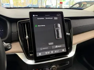 VOLVO XC90 T8 AWD Ultra Dark Recharge PANO 7.SITZE