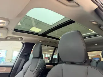 VOLVO XC90 T8 AWD Ultra Dark Recharge PANO 7.SITZE