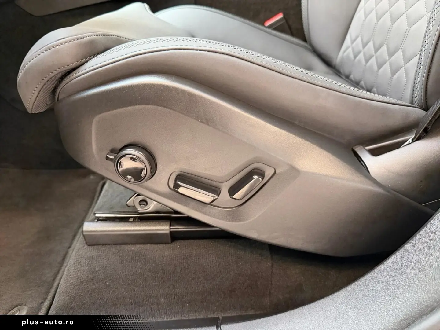 VOLVO XC90 T8 AWD Ultra Dark Recharge PANO 7.SITZE