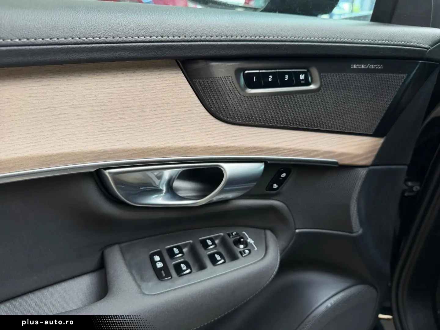 VOLVO XC90 T8 AWD Ultra Dark Recharge PANO 7.SITZE