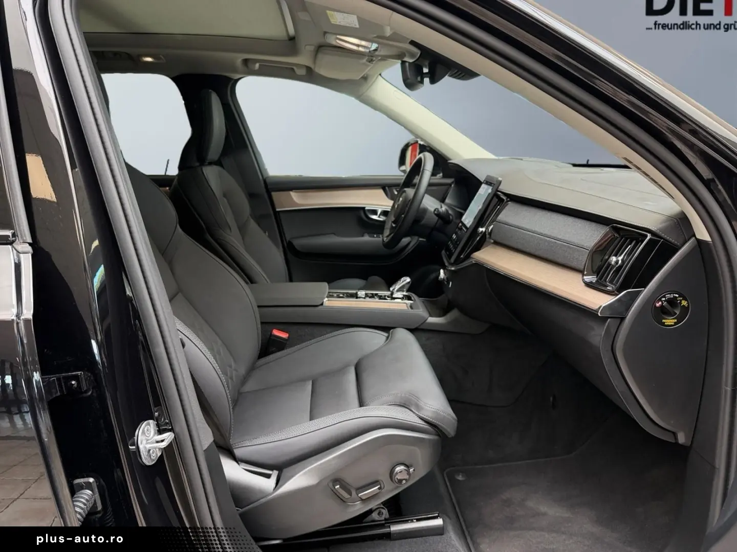 VOLVO XC90 T8 AWD Ultra Dark Recharge PANO 7.SITZE