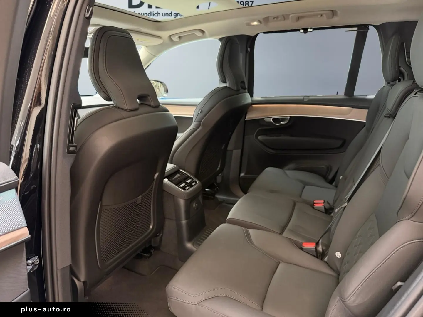 VOLVO XC90 T8 AWD Ultra Dark Recharge PANO 7.SITZE