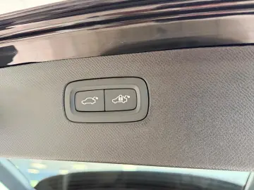 VOLVO XC90 T8 AWD Ultra Dark Recharge PANO 7.SITZE