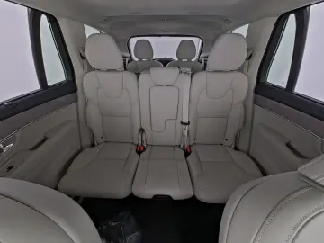 VOLVO XC90 Ultra Bright Recharge Plug-In Hybrid AWD