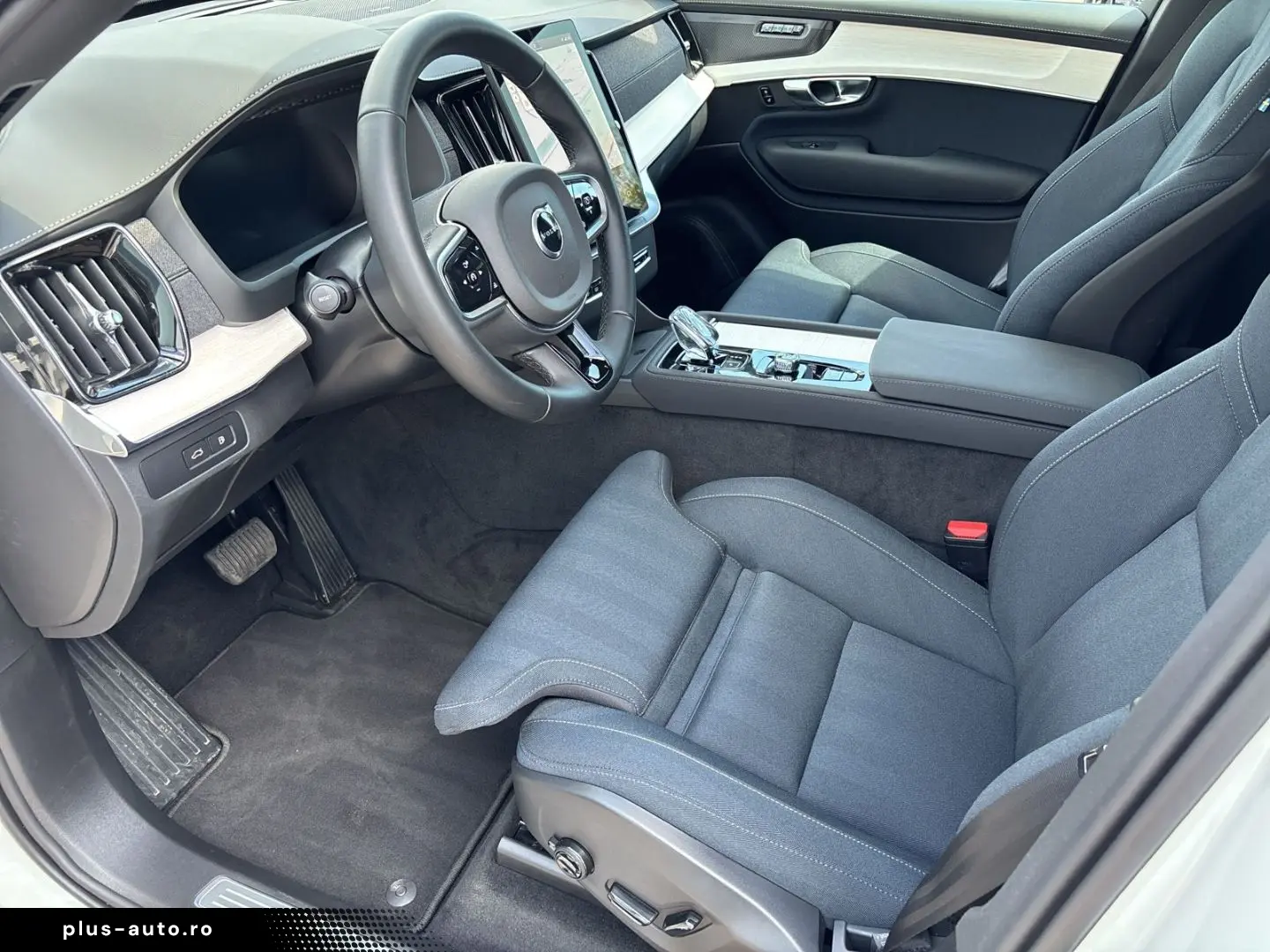 VOLVO XC90 Recharge T8 Plus Dark AWD Plug-In Hybrid 7-