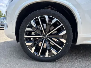 VOLVO XC90 Recharge T8 Plus Dark AWD Plug-In Hybrid 7-
