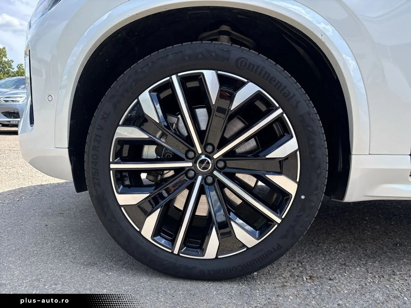 VOLVO XC90 Recharge T8 Plus Dark AWD Plug-In Hybrid 7-