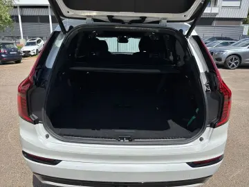 VOLVO XC90 Recharge T8 Plus Dark AWD Plug-In Hybrid 7-