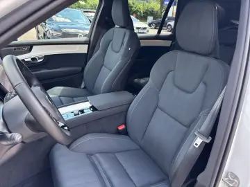 VOLVO XC90 Recharge T8 Plus Dark AWD Plug-In Hybrid 7-