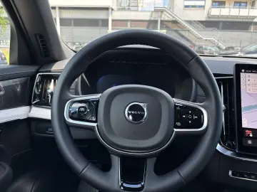 VOLVO XC90 Recharge T8 Plus Dark AWD Plug-In Hybrid 7-