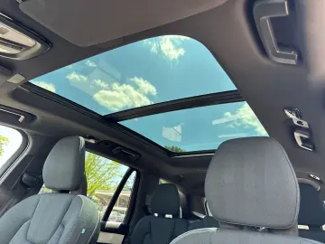 VOLVO XC90 Recharge T8 Plus Dark AWD Plug-In Hybrid 7-