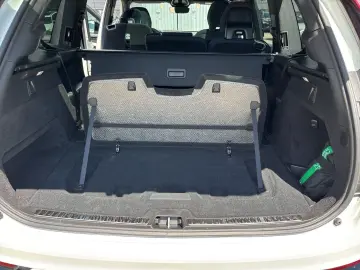 VOLVO XC90 Recharge T8 Plus Dark AWD Plug-In Hybrid 7-