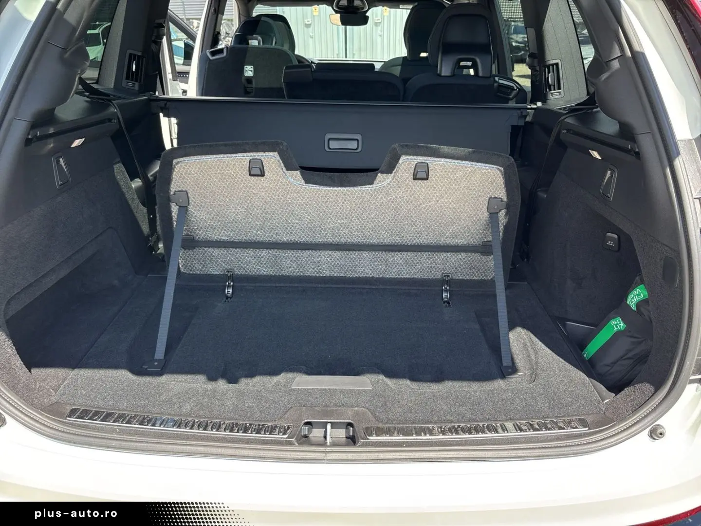 VOLVO XC90 Recharge T8 Plus Dark AWD Plug-In Hybrid 7-