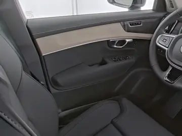 VOLVO XC90 FACELIFT Plus Bright Recharge Plug-In Hybri