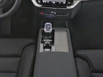 VOLVO XC90 FACELIFT Ultra Dark Recharge Plug-In Hybrid