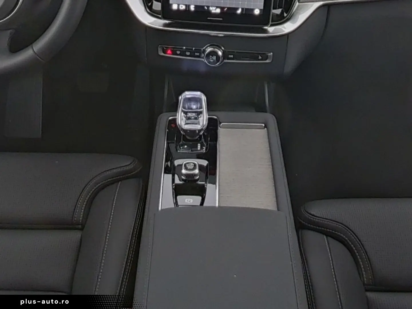 VOLVO XC90 FACELIFT Ultra Dark Recharge Plug-In Hybrid