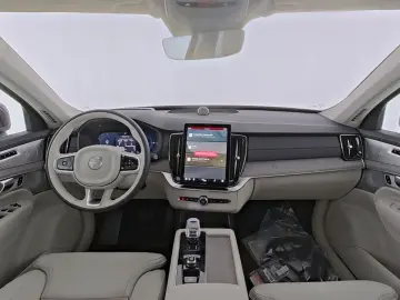 VOLVO XC90 FACELIFT Plus Bright Recharge Plug-In Hybri
