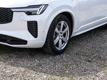 VOLVO XC90 FACELIFT Ultra Dark Recharge Plug-In Hybrid