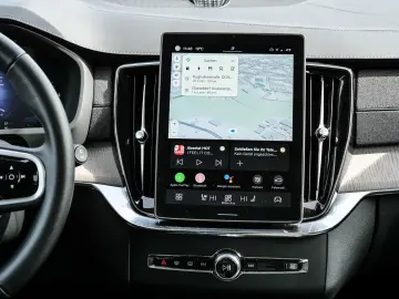 VOLVO XC90 FACELIFT Ultra Dark Recharge Plug-In Hybrid