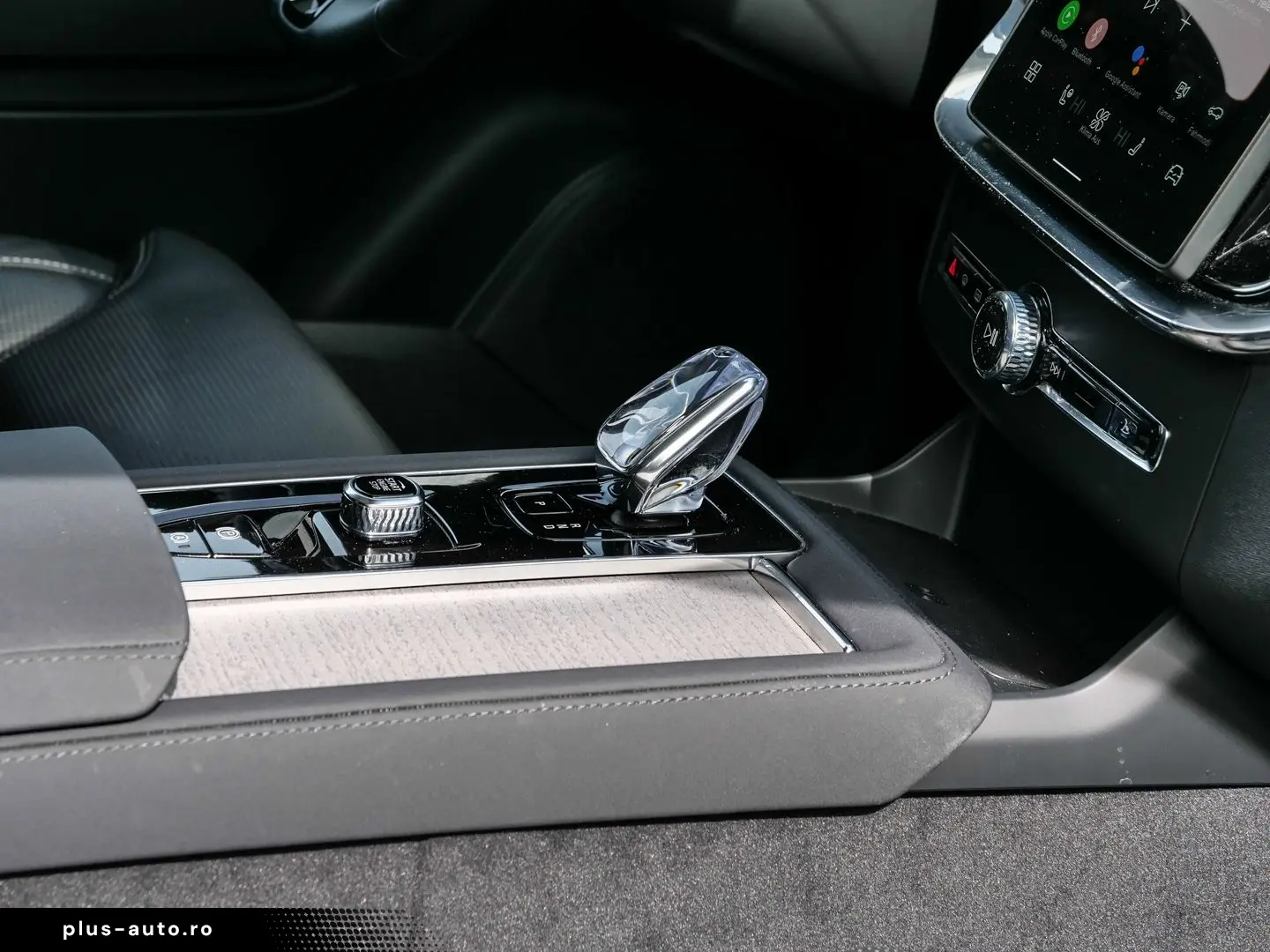 VOLVO XC90 FACELIFT Ultra Dark Recharge Plug-In Hybrid