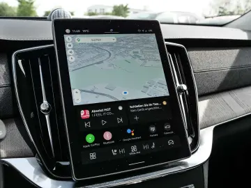 VOLVO XC90 FACELIFT Ultra Dark Recharge Plug-In Hybrid