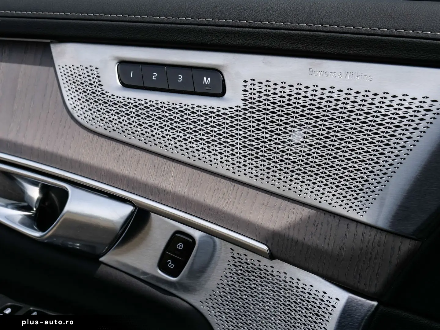 VOLVO XC90 FACELIFT Ultra Dark Recharge Plug-In Hybrid