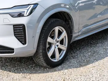 VOLVO XC90 FACELIFT Ultra Dark Recharge Plug-In Hybrid