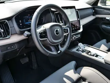 VOLVO XC90 FACELIFT Ultra Dark Recharge Plug-In Hybrid