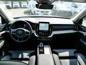 VOLVO XC90 FACELIFT Ultra Dark Recharge Plug-In Hybrid