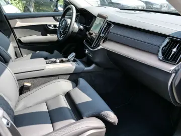 VOLVO XC90 FACELIFT Ultra Dark Recharge Plug-In Hybrid